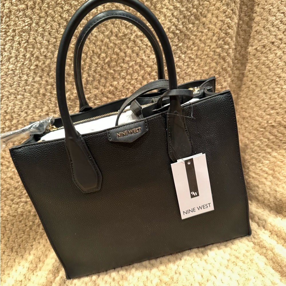 Women’s Handbag - Picture 2 of 5
